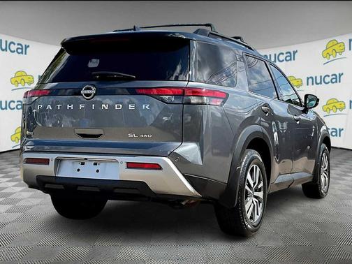 2022 Nissan Pathfinder SL 4WD