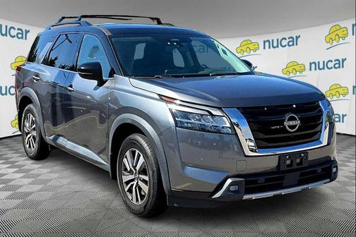 2022 Nissan Pathfinder SL 4WD