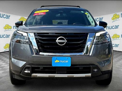 2022 Nissan Pathfinder SL 4WD