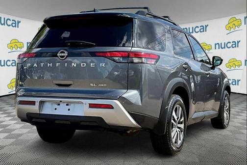 2022 Nissan Pathfinder SL 4WD