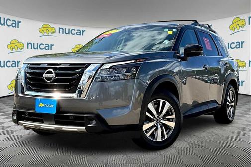 2022 Nissan Pathfinder SL 4WD