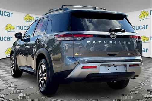 2022 Nissan Pathfinder SL 4WD
