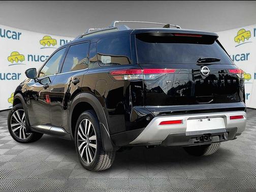 2024 Nissan Pathfinder Platinum 4WD
