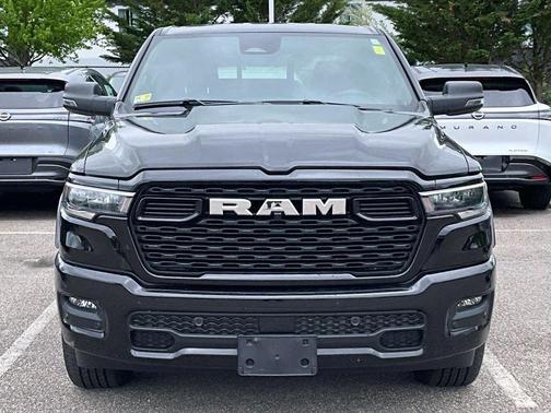 Diamond Black Crystal Pearlcoat 2025 RAM 1500 Big Horn/Lone Star