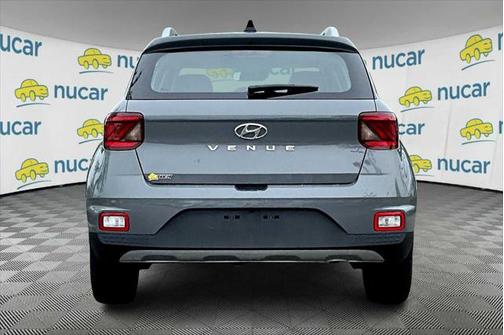 2022 Hyundai VENUE SEL