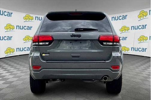 2022 Jeep Grand Cherokee Laredo