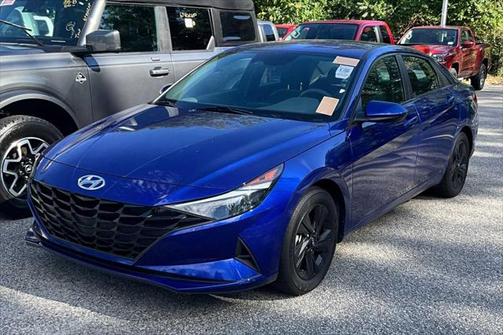 2021 Hyundai ELANTRA SEL