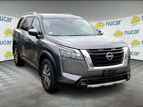 2025 Nissan Pathfinder SL 4WD
