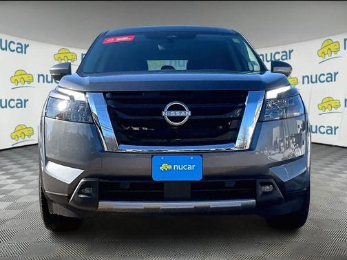 2025 Nissan Pathfinder SL 4WD