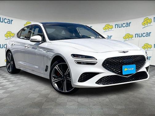 Uyuni White 2025 Genesis G70 3.3T AWD Sport Advanced