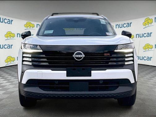 Aspen White Tricoat 2026 Nissan Kicks SR