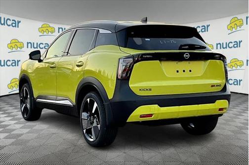 2025 Nissan Kicks SR