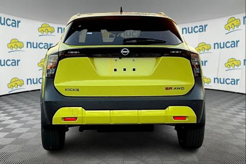 2025 Nissan Kicks SR