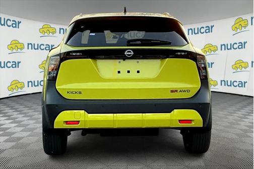 2025 Nissan Kicks SR