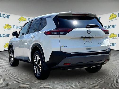 Pearl White Tricoat 2023 Nissan Rogue SV