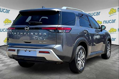 2023 Nissan Pathfinder SL 4WD