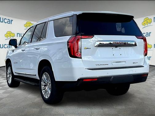 2023 GMC Yukon SLT