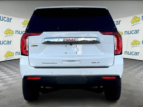 2023 GMC Yukon SLT