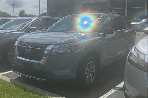 2022 Nissan Pathfinder SL 4WD