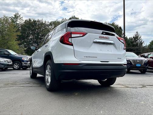 Summit White 2023 GMC Terrain SLE