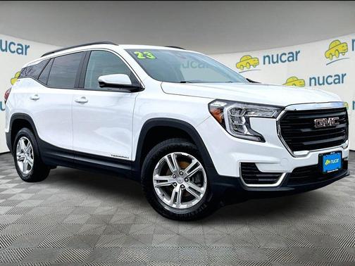Summit White 2023 GMC Terrain SLE