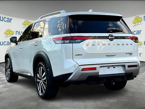 2023 Nissan Pathfinder Platinum 4WD