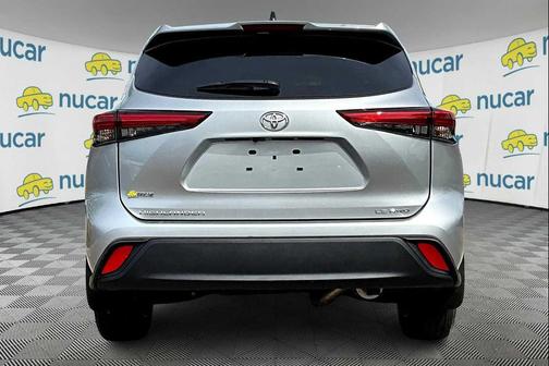 2022 Toyota Highlander LE