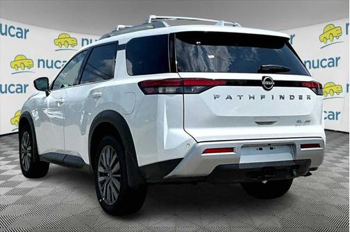 2025 Nissan Pathfinder SL 4WD