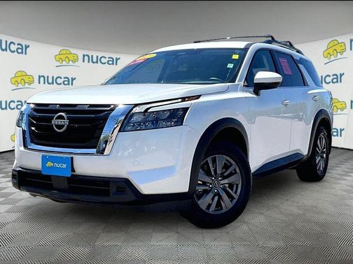 Pearl White Tricoat 2023 Nissan Pathfinder SV 4WD