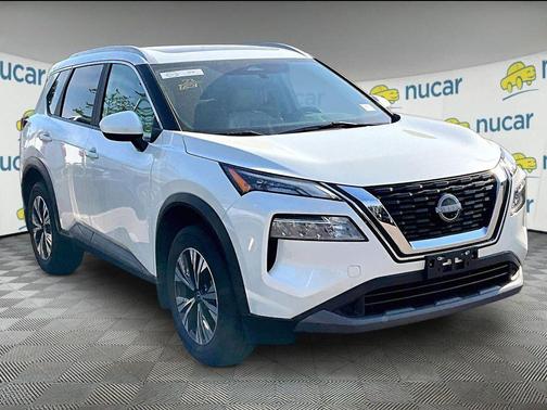 Pearl White Tricoat 2023 Nissan Rogue SV
