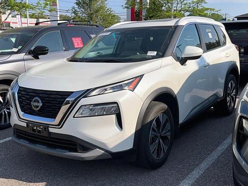 Pearl White Tricoat 2023 Nissan Rogue SV