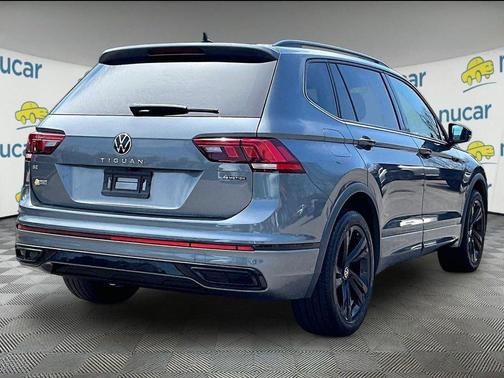 Platinum Gray Metallic 2023 Volkswagen Tiguan 2.0T SE R-Line Black 4MOTION