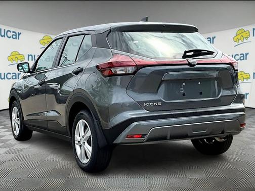 2025 Nissan Kicks S