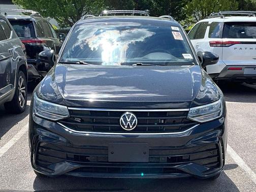 Deep Black Pearl 2023 Volkswagen Tiguan 2.0T SE R-Line Black 4MOTION