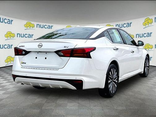 Pearl White Tricoat 2023 Nissan Altima 2.5 SV
