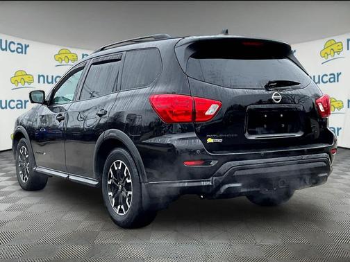 Magnetic Black Pearl 2020 Nissan Pathfinder SL 4WD