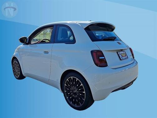 Glacier White 2024 FIAT 500e Base