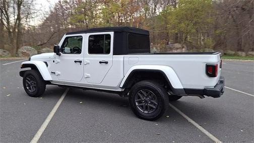 2024 Jeep Gladiator Sport