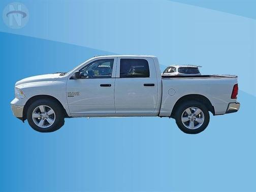 Bright White Clearcoat 2022 RAM 1500 Classic Tradesman
