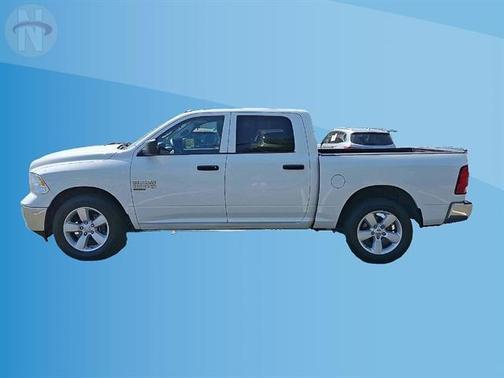 Bright White Clearcoat 2022 RAM 1500 Classic Tradesman