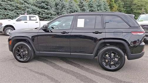 2024 Jeep Grand Cherokee Laredo