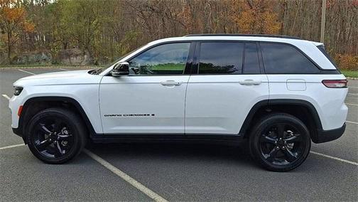 2024 Jeep Grand Cherokee Laredo