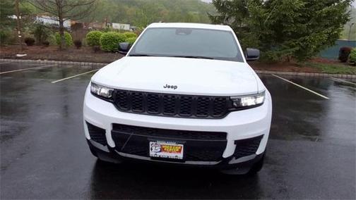 2022 Jeep Grand Cherokee L Laredo