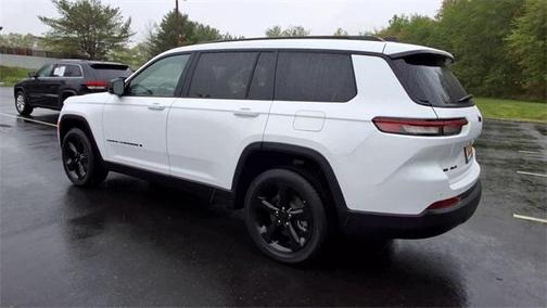 2022 Jeep Grand Cherokee L Laredo