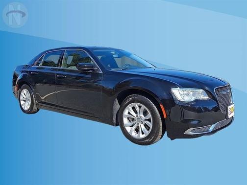 Gloss Black 2023 Chrysler 300 Touring