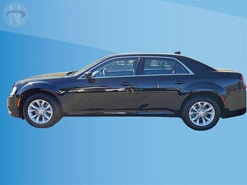 Gloss Black 2023 Chrysler 300 Touring