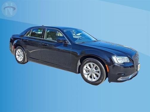 Gloss Black 2023 Chrysler 300 Touring