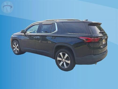 Mosaic Black Metallic 2022 Chevrolet Traverse LT Leather