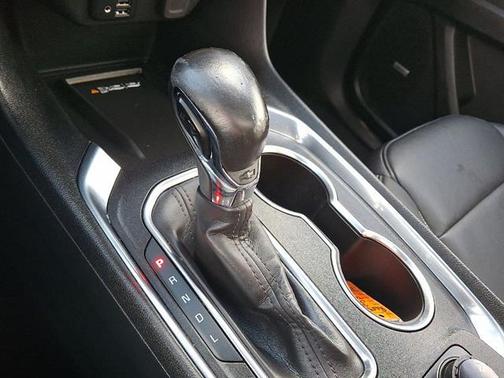 Mosaic Black Metallic 2022 Chevrolet Traverse LT Leather