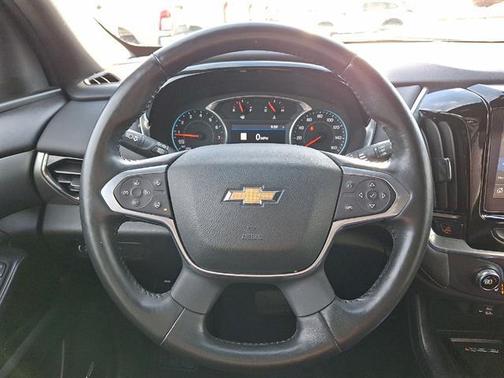 Mosaic Black Metallic 2022 Chevrolet Traverse LT Leather